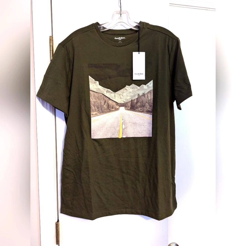 NEW Men's Medium, Soft Road T shirt, 2 Available